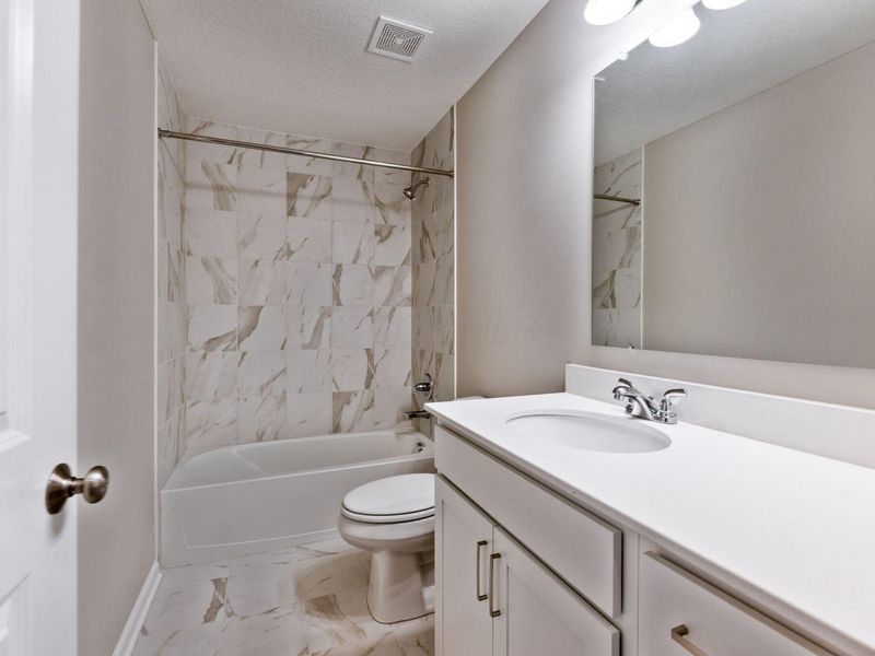 , Unit B, Grove City, OH 43123 Photo 43