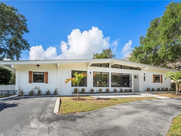 1944 NE Lake Place, Jensen Beach, FL 34957