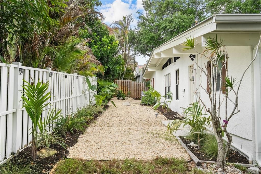 1944 NE Lake Place, Jensen Beach, FL 34957 Photo