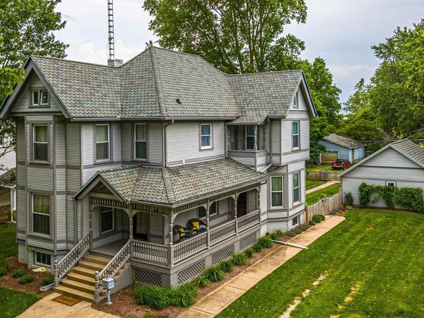 813 E CHESTNUT Street, Mason City, IL 62664