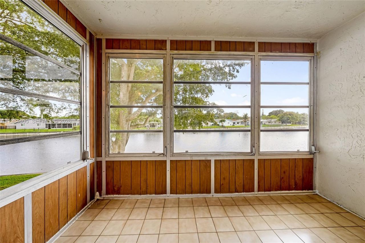 9330 Lime Bay Blvd, Unit 209, Tamarac, FL 33321 Photo