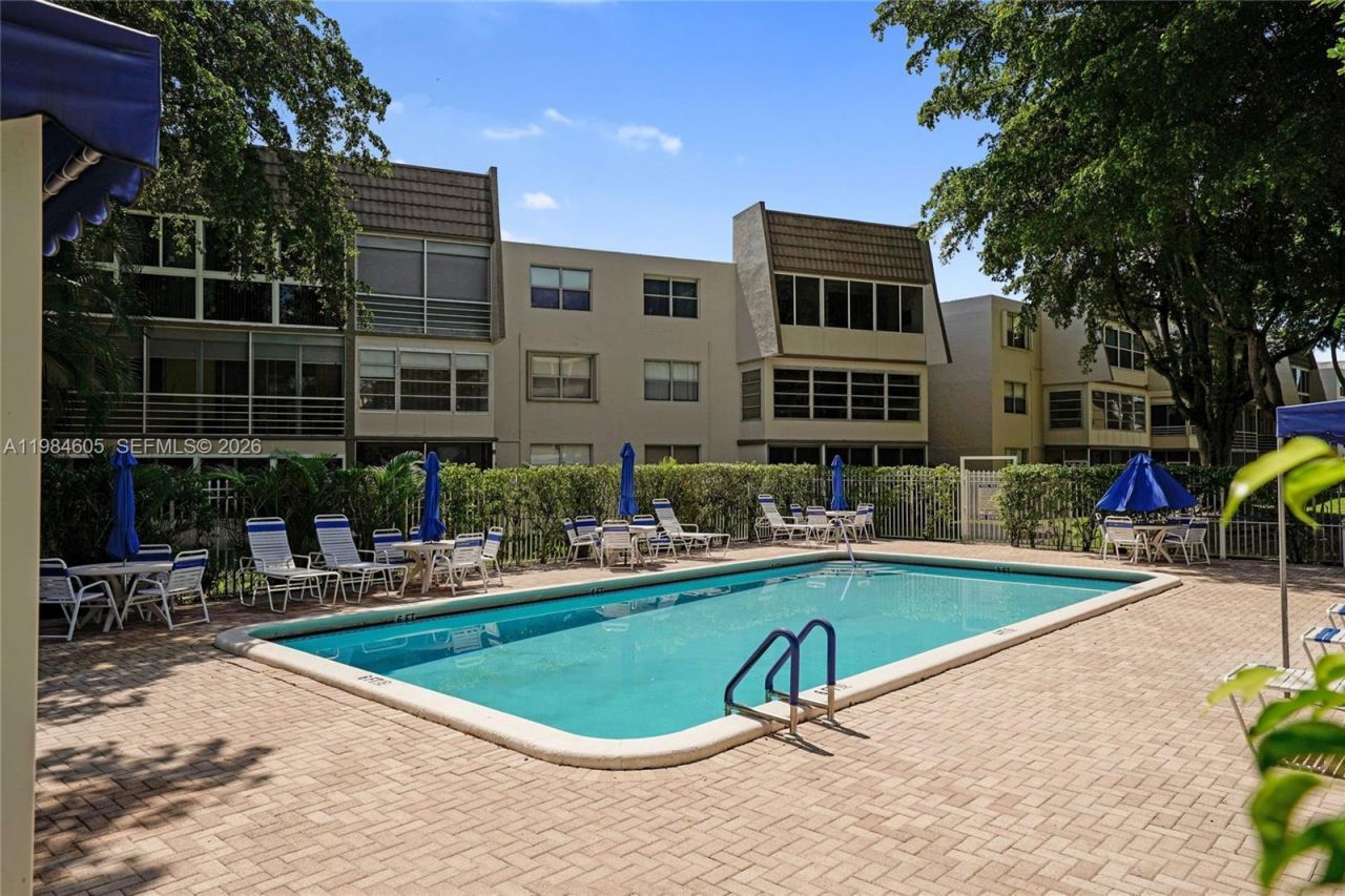 9330 Lime Bay Blvd, Unit 209, Tamarac, FL 33321 Photo