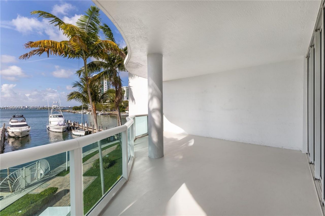 7914 Harbor Island Dr , Unit 205, North Bay Village, FL 33141 Photo