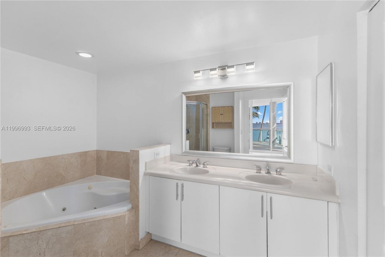 7914 Harbor Island Dr , Unit 205, North Bay Village, FL 33141 Photo