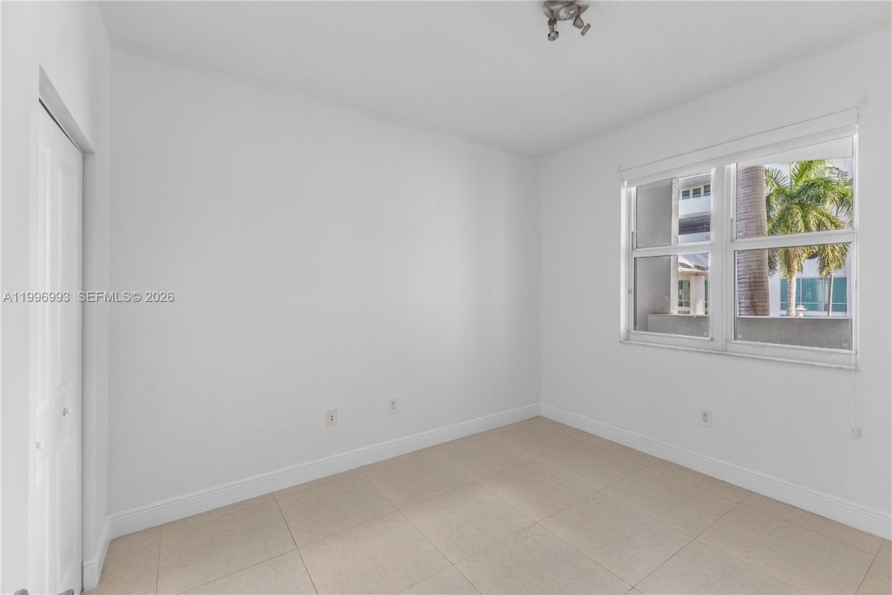 7914 Harbor Island Dr , Unit 205, North Bay Village, FL 33141 Photo