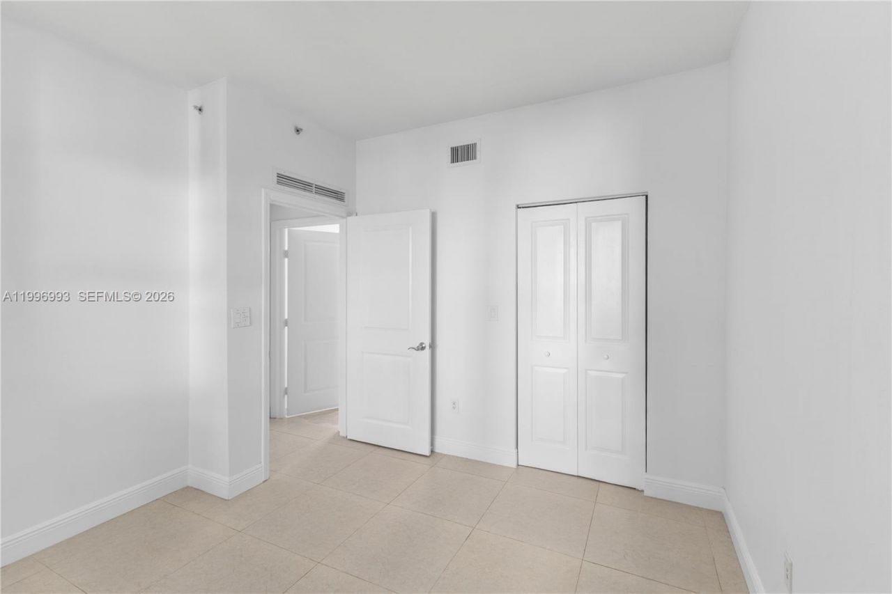 7914 Harbor Island Dr , Unit 205, North Bay Village, FL 33141 Photo