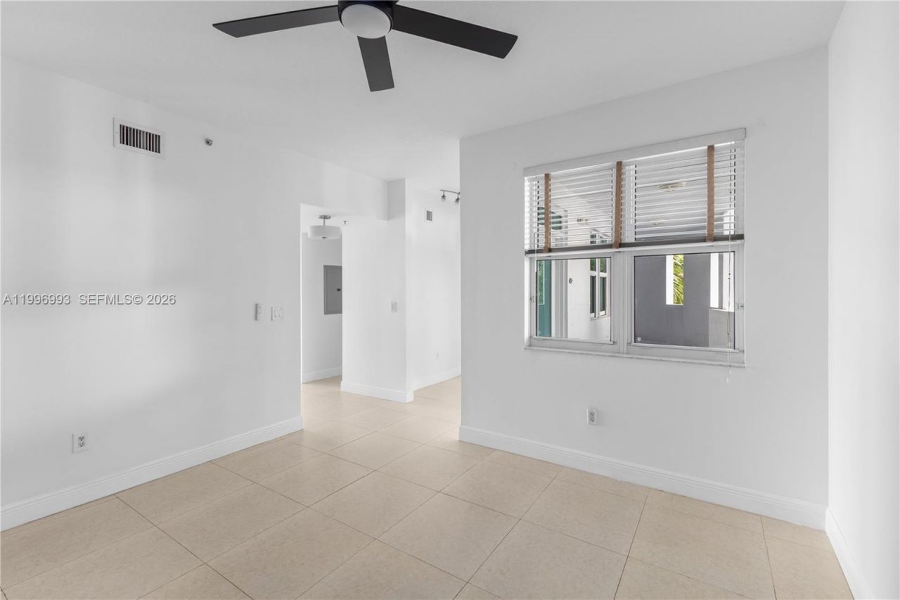 7914 Harbor Island Dr , Unit 205, North Bay Village, FL 33141 Photo