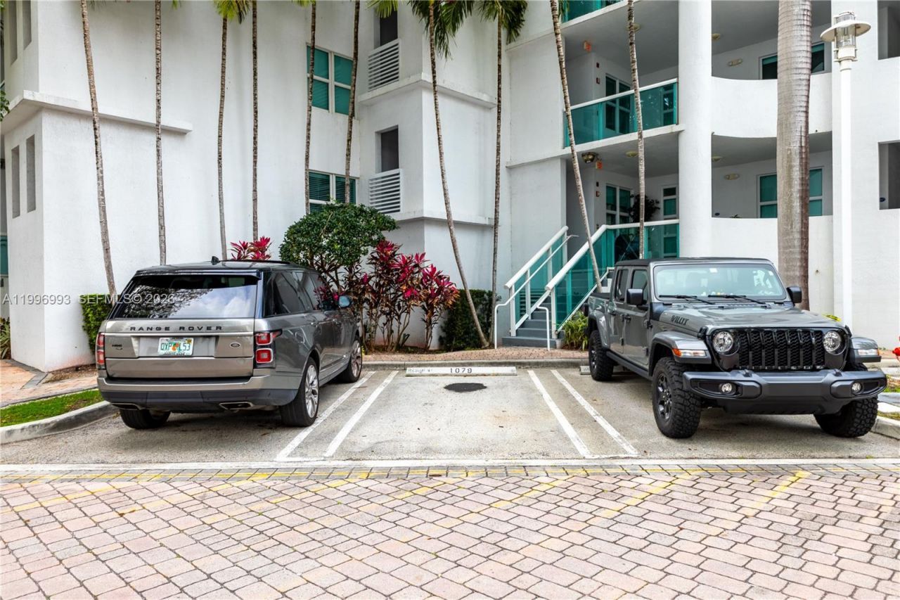 7914 Harbor Island Dr , Unit 205, North Bay Village, FL 33141 Photo