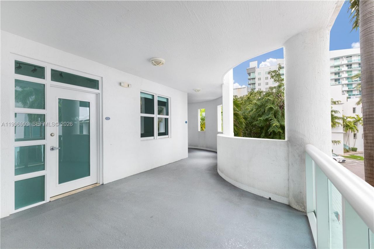 7914 Harbor Island Dr , Unit 205, North Bay Village, FL 33141 Photo