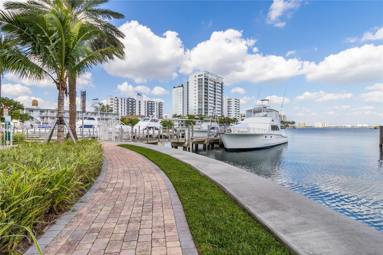 7914 Harbor Island Dr , Unit 205, North Bay Village, FL 33141 Photo