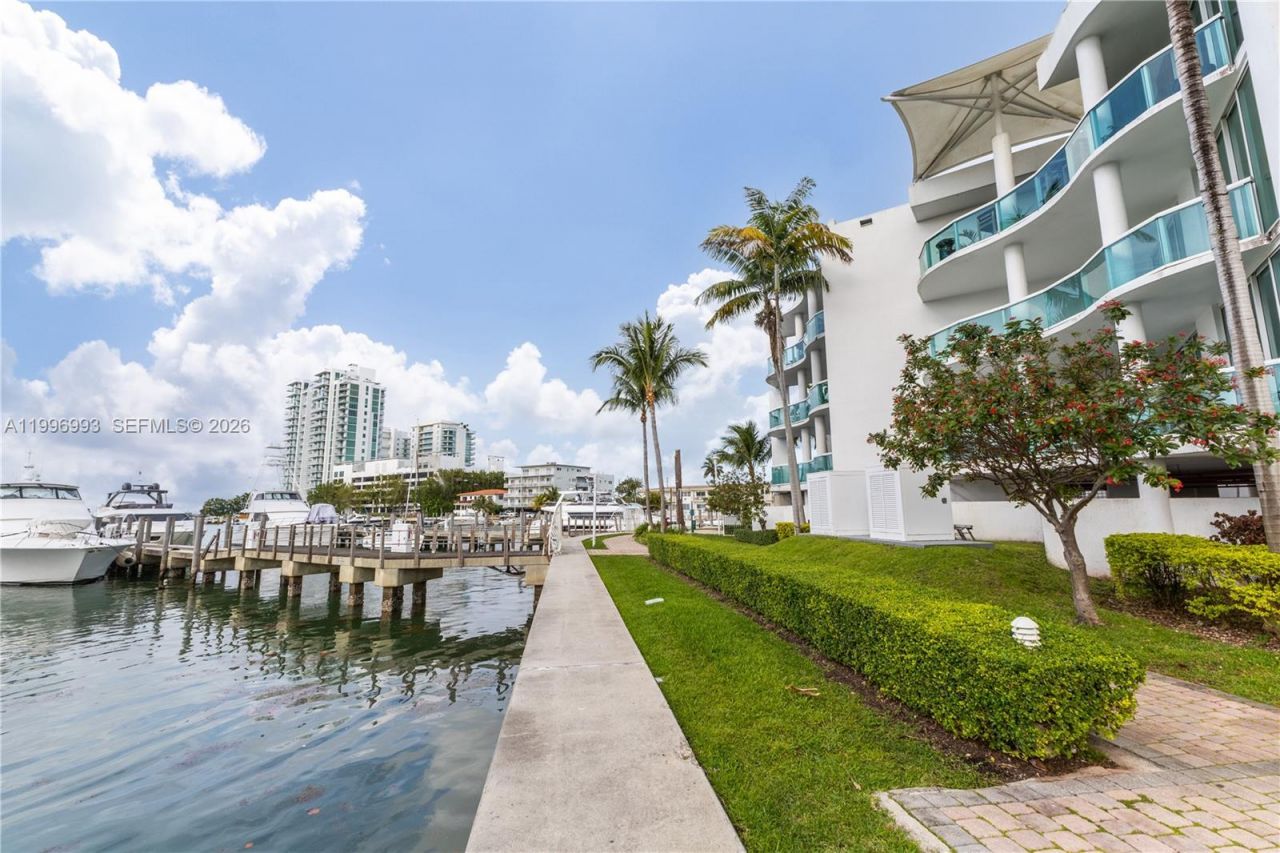 7914 Harbor Island Dr , Unit 205, North Bay Village, FL 33141 Photo