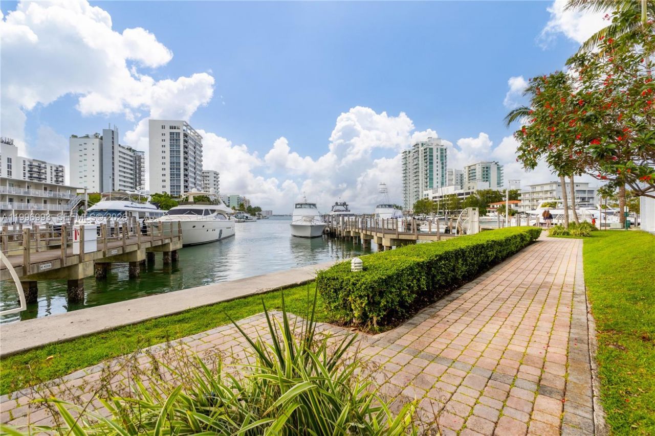 7914 Harbor Island Dr , Unit 205, North Bay Village, FL 33141 Photo