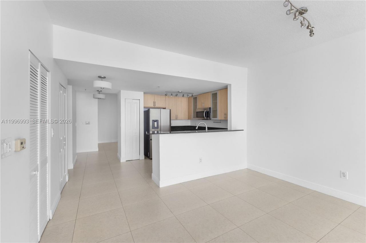 7914 Harbor Island Dr , Unit 205, North Bay Village, FL 33141 Photo