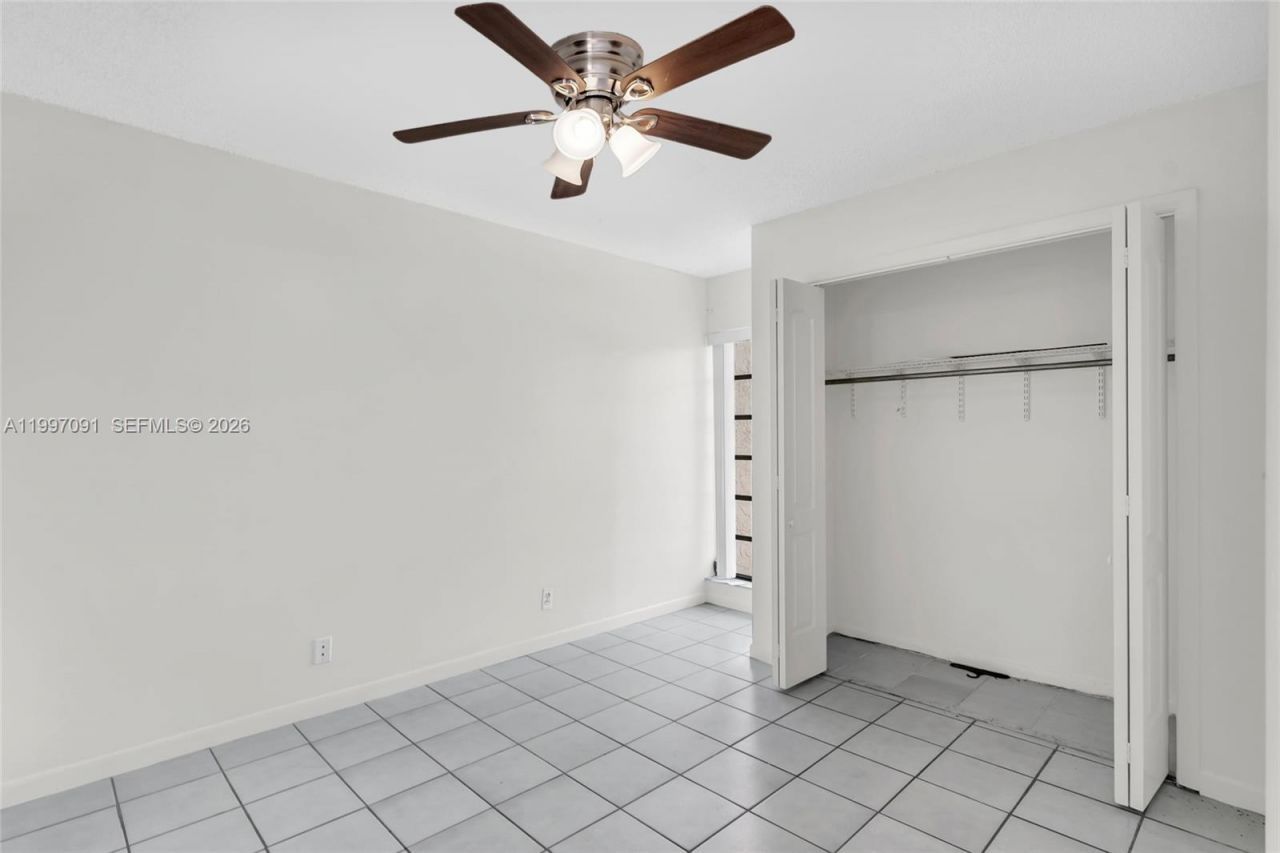 6323 SW 147th Place Cir, Miami, FL 33193 Photo