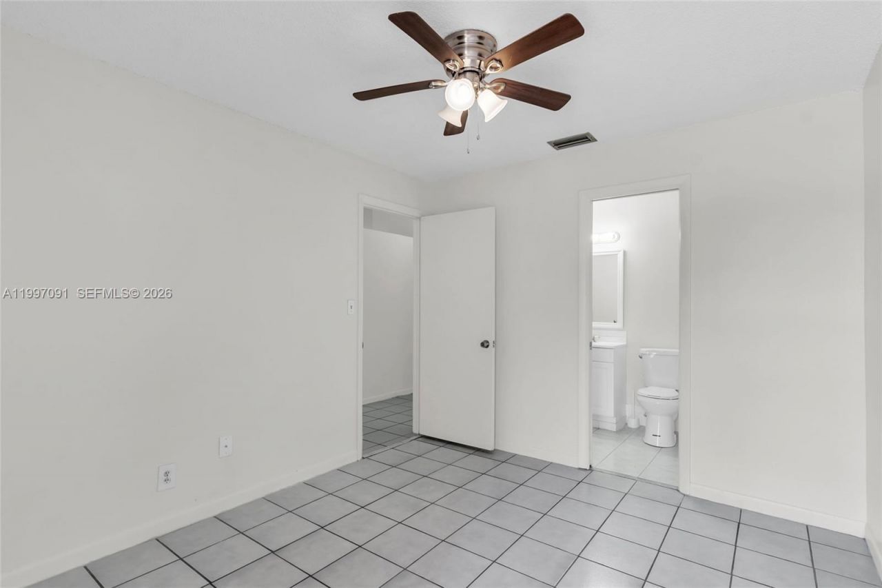 6323 SW 147th Place Cir, Miami, FL 33193 Photo