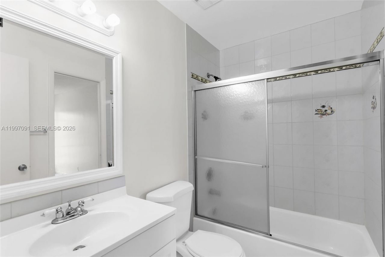 6323 SW 147th Place Cir, Miami, FL 33193 Photo