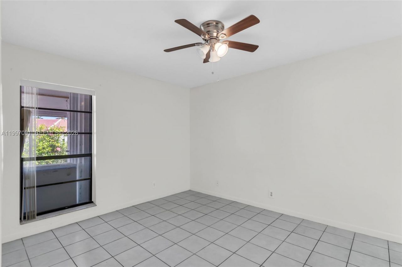 6323 SW 147th Place Cir, Miami, FL 33193 Photo