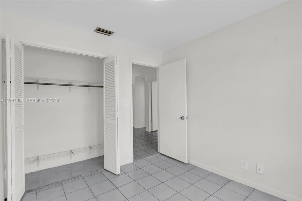 6323 SW 147th Place Cir, Miami, FL 33193 Photo