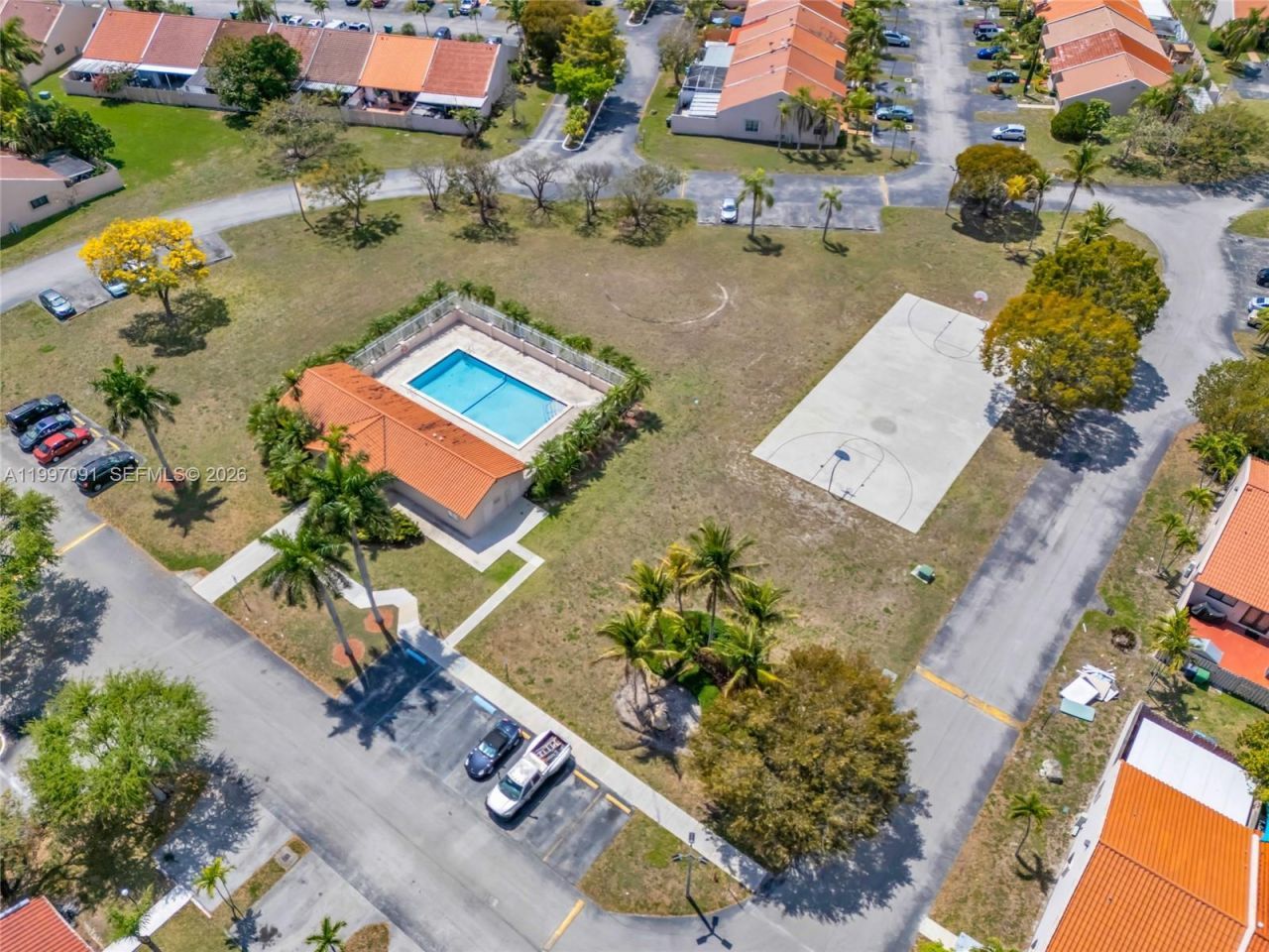 6323 SW 147th Place Cir, Miami, FL 33193 Photo