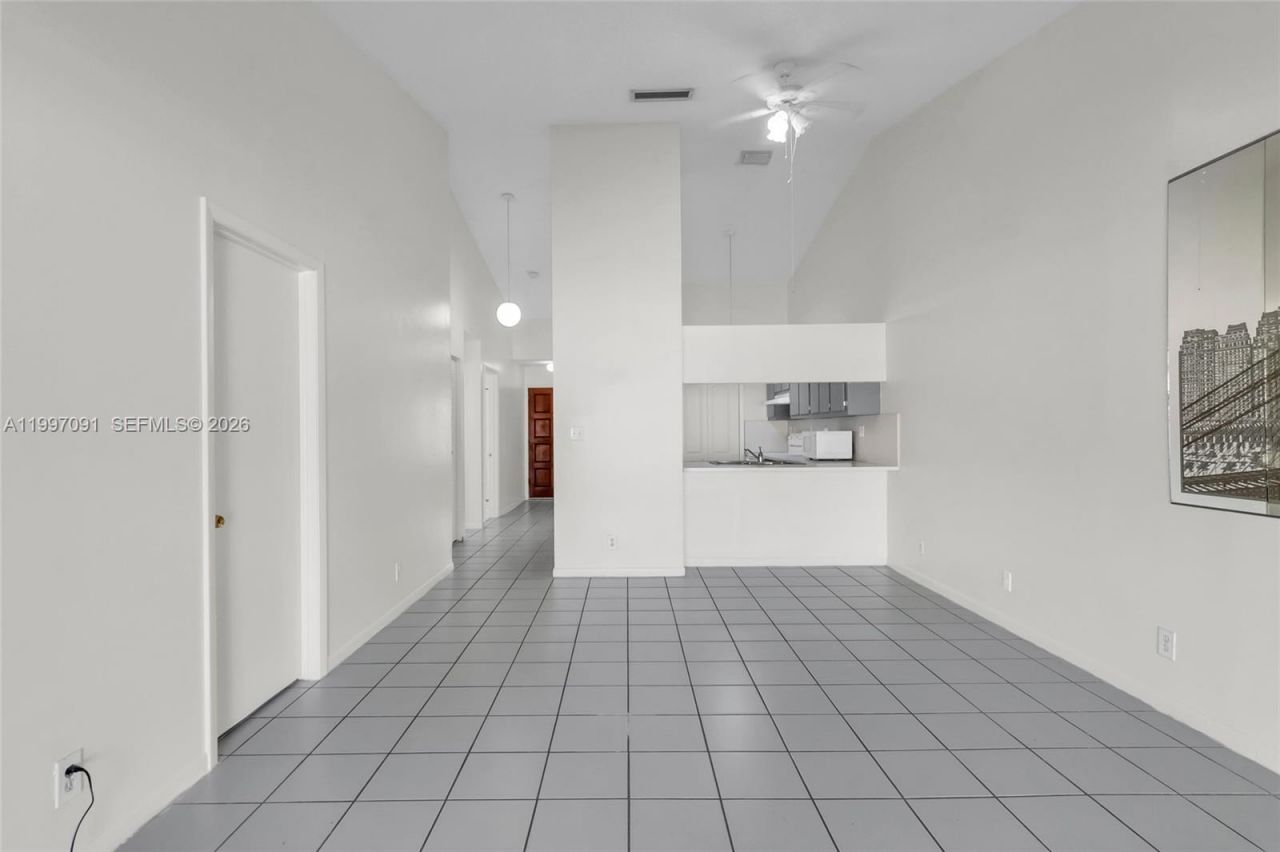 6323 SW 147th Place Cir, Miami, FL 33193 Photo