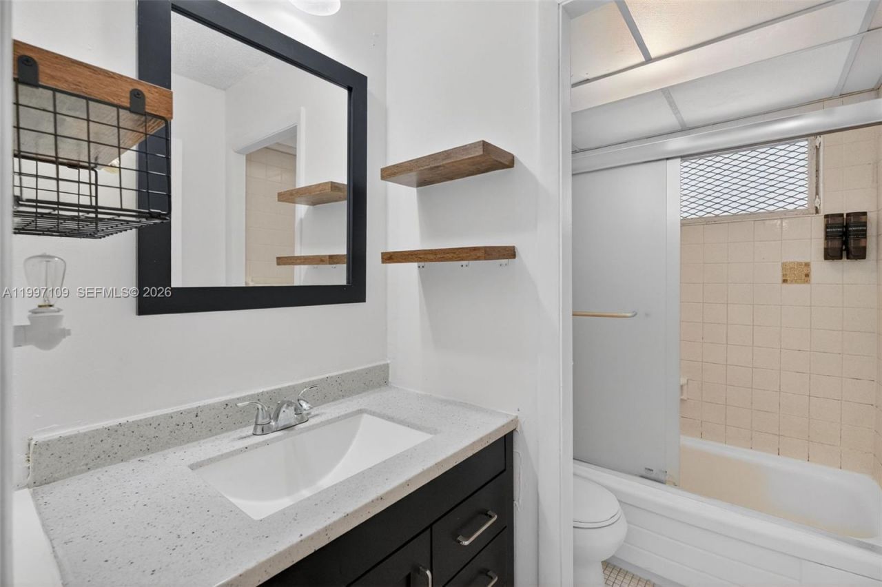 1620 West Ave, Unit 204, Miami Beach, FL 33139 Photo