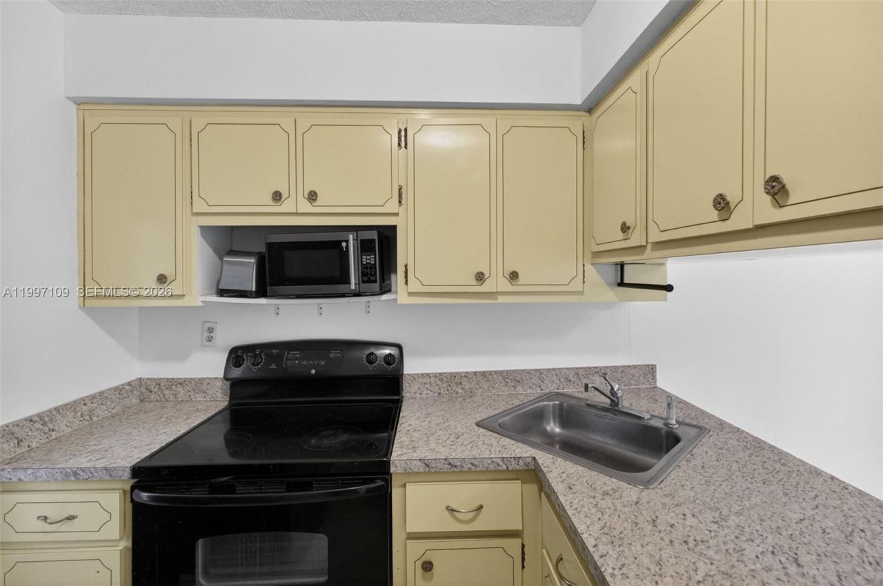 1620 West Ave, Unit 204, Miami Beach, FL 33139 Photo