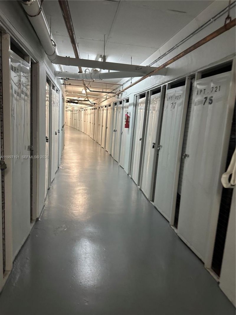 200 Diplomat Pkwy, Unit 827, Hallandale Beach, FL 33009 Photo