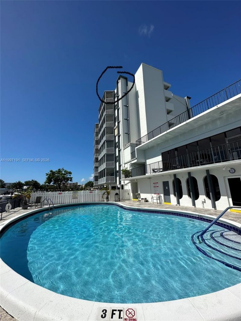 200 Diplomat Pkwy, Unit 827, Hallandale Beach, FL 33009 Photo