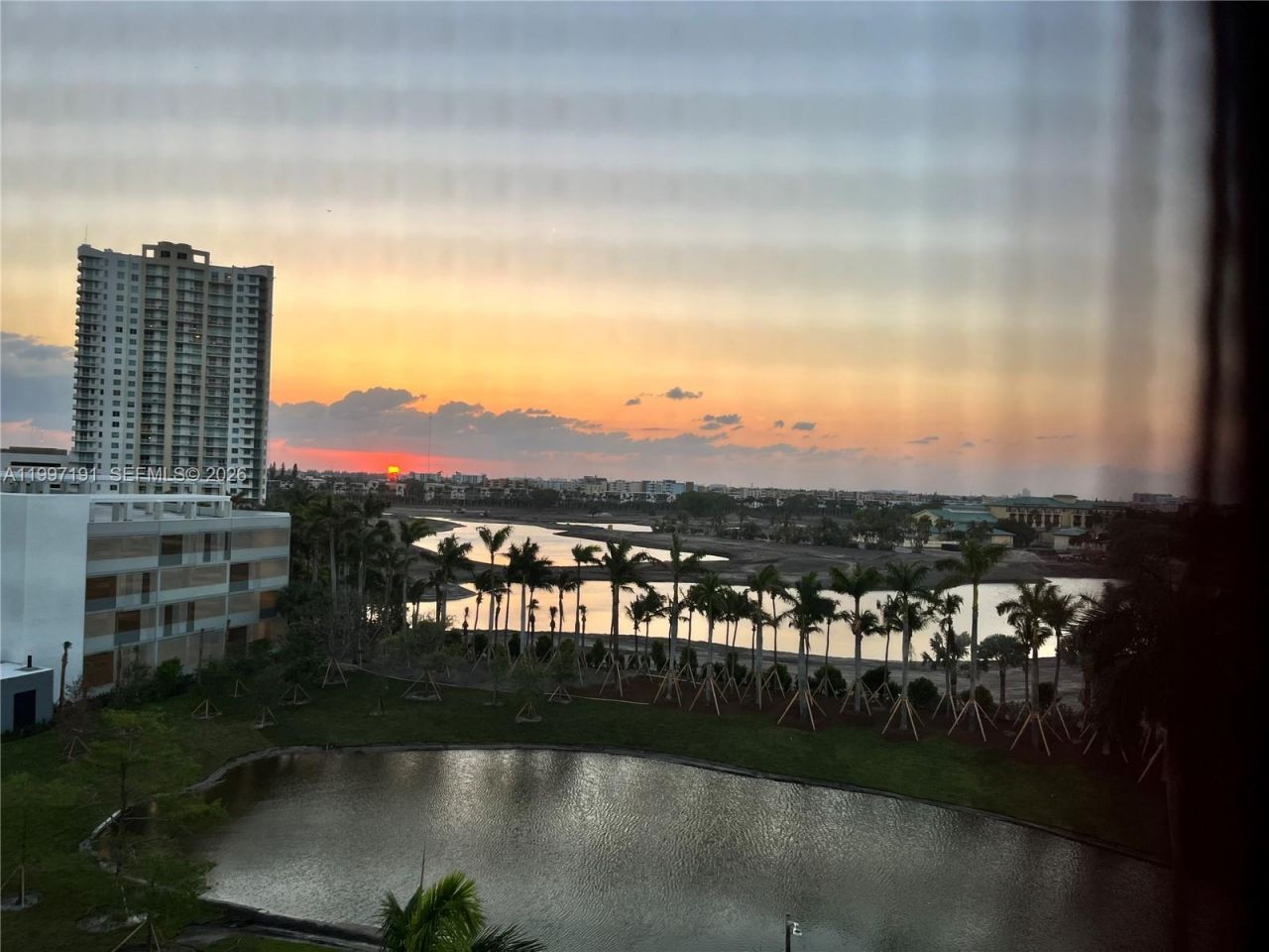 200 Diplomat Pkwy, Unit 827, Hallandale Beach, FL 33009 Photo