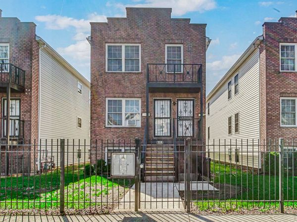 1453 E 72nd St #3, Chicago, IL 60619