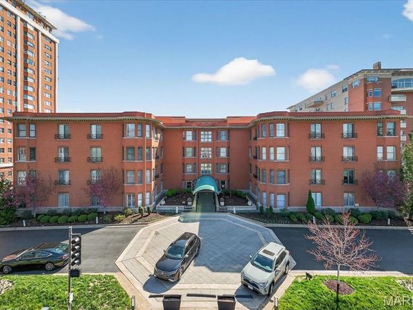 750 S Hanley Road , Unit 54, St Louis, MO 63105