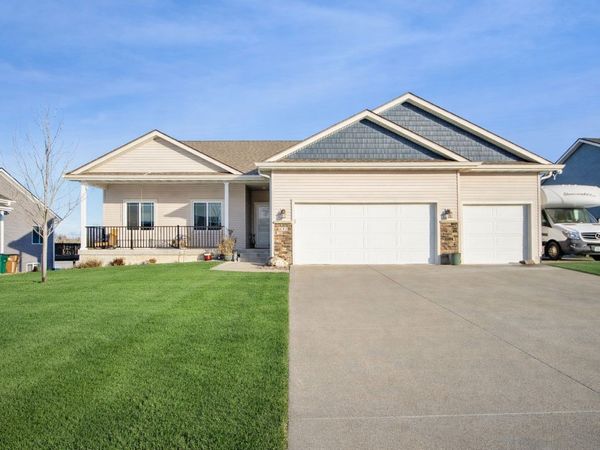 831 Lost Lake Drive, Polk City, IA 50226