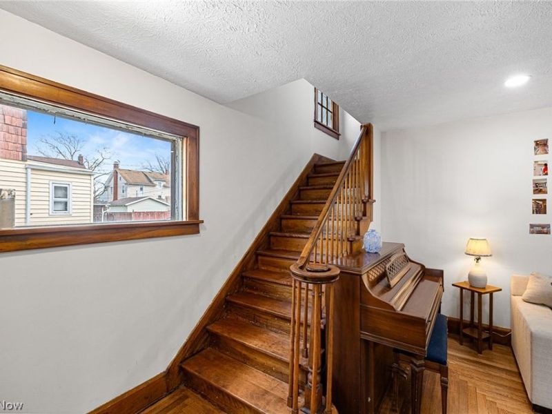 1427 S Lakeview Boulevard , Lorain, OH 44052 Photo 16