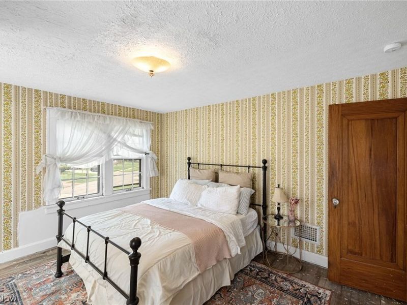 1427 S Lakeview Boulevard , Lorain, OH 44052 Photo 19