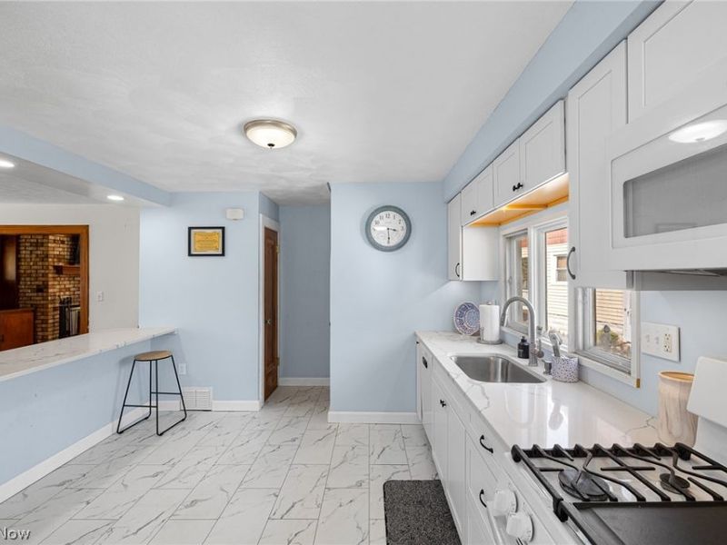 1427 S Lakeview Boulevard , Lorain, OH 44052 Photo 4