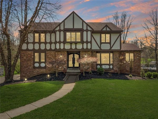 153 Oakwood Road, McMurray, PA 15317