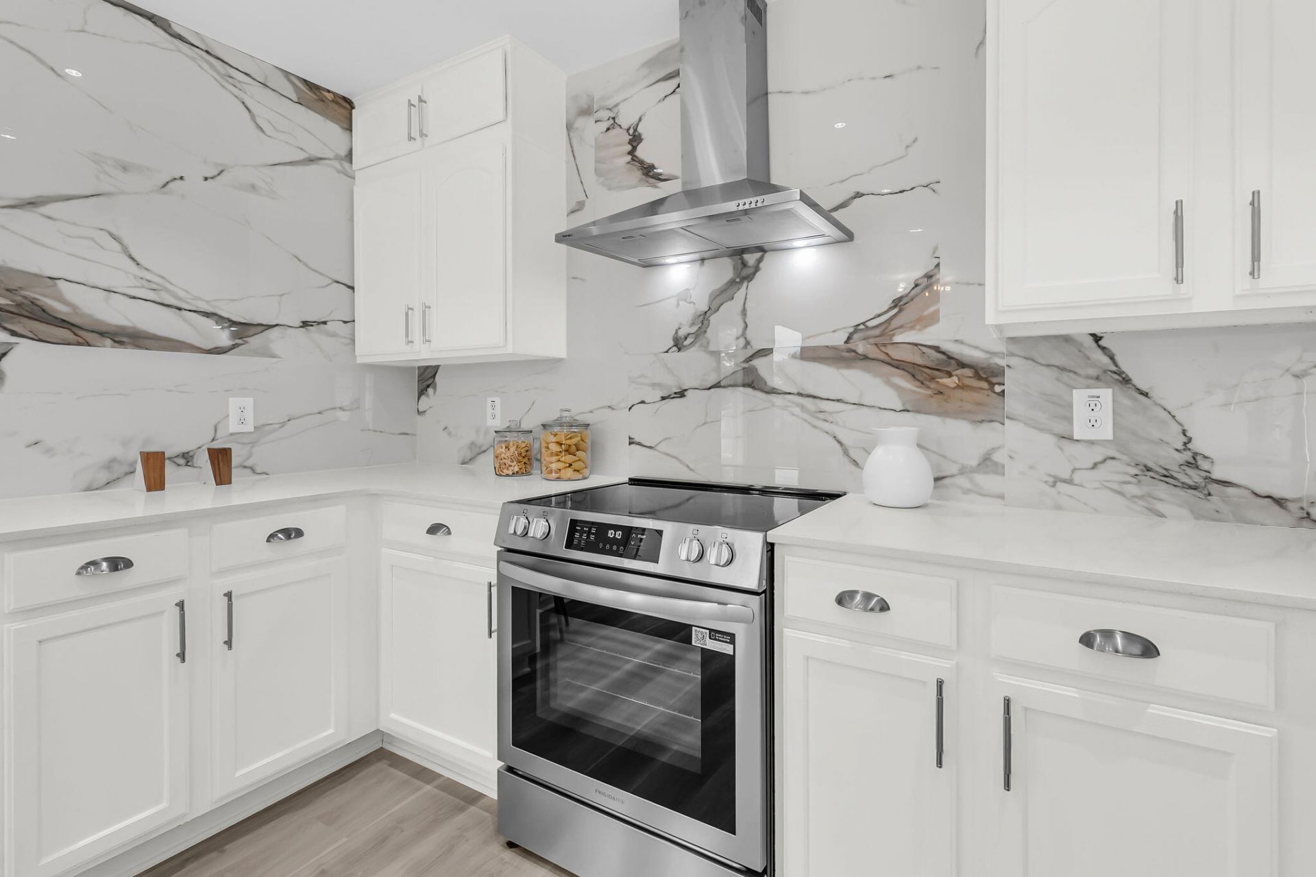 5090 Ballantine Drive Photo 11