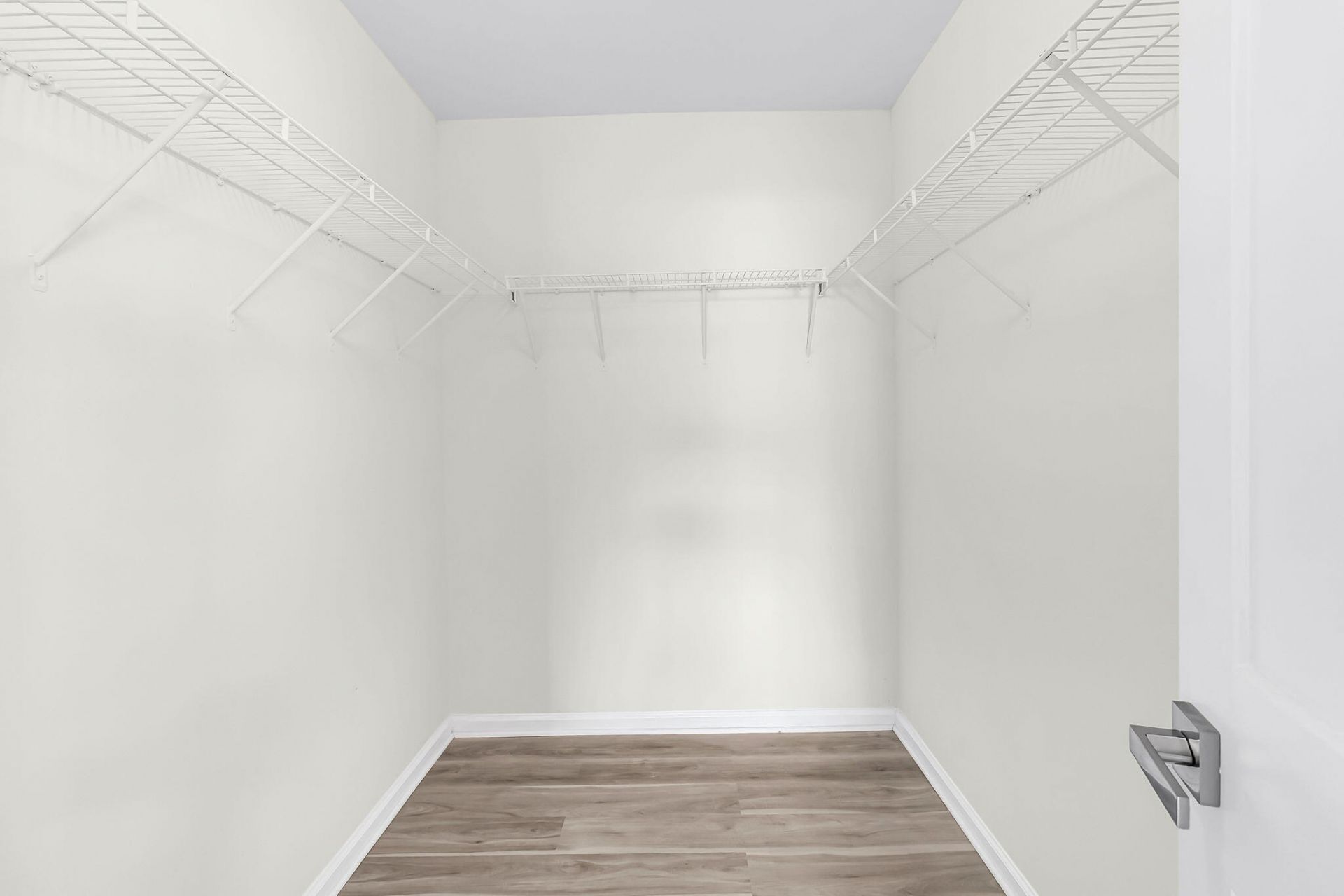 5090 Ballantine Drive Photo 15