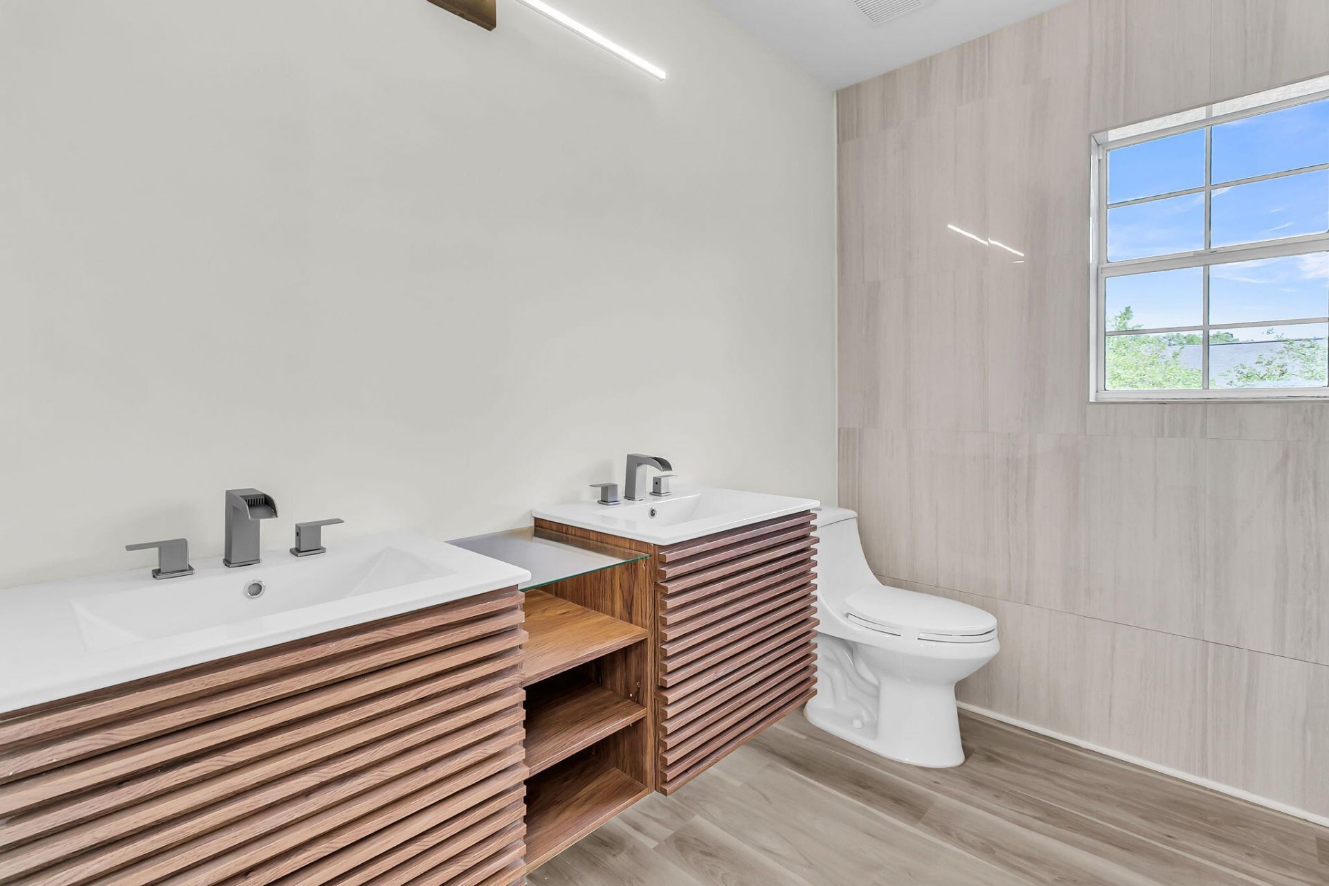 5090 Ballantine Drive Photo 26