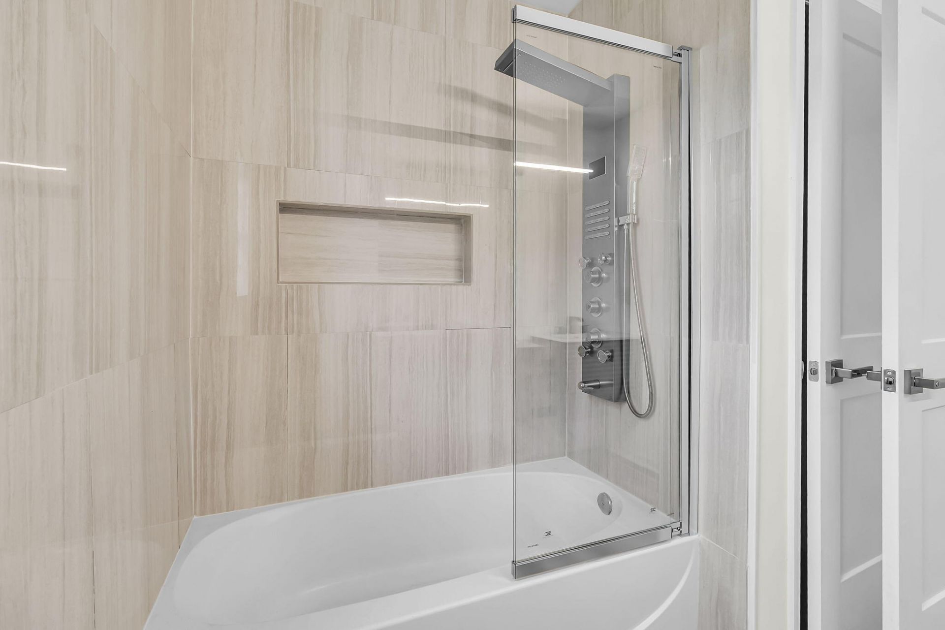 5090 Ballantine Drive Photo 27