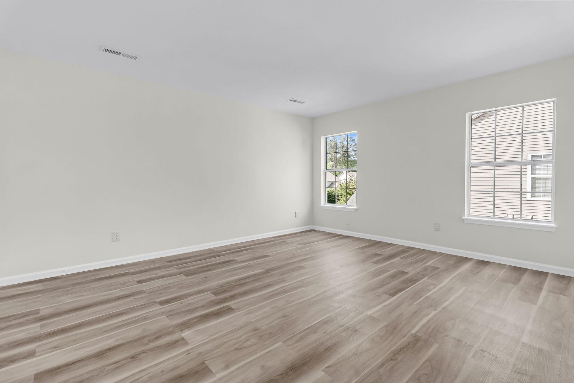 5090 Ballantine Drive Photo 28