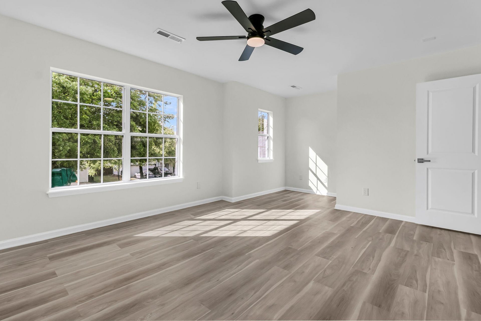 5090 Ballantine Drive Photo 29