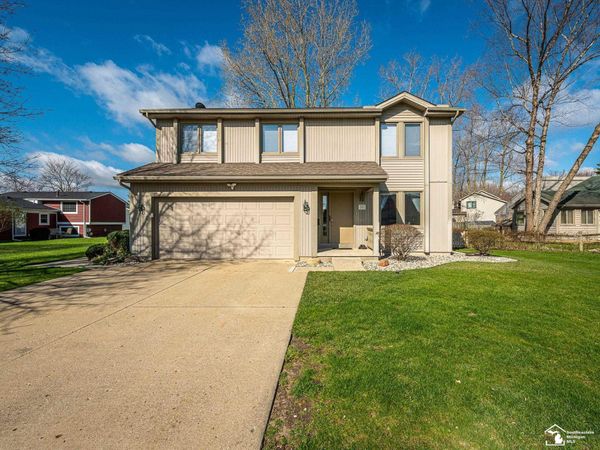 707 Donnalee Drive, Monroe, MI 48162