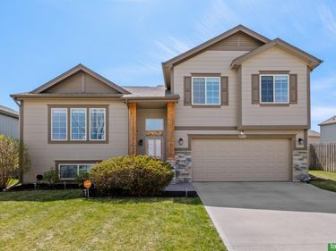 18713 Briar Street, Omaha, NE 68136