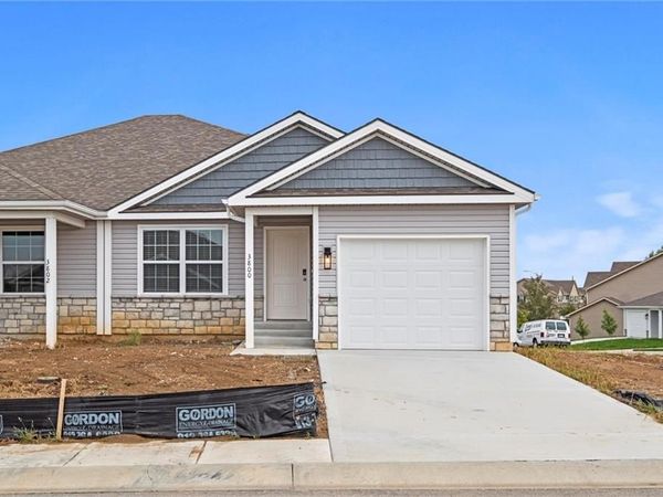 3818 NW 93rd Street, Kansas City, MO 64154