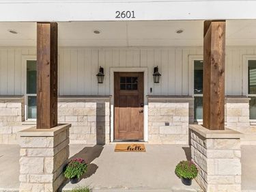 2601 Hutchinson Street, Fort Worth, TX 76106