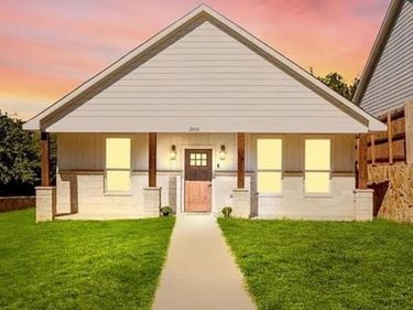2601 Hutchinson Street, Fort Worth, TX 76106