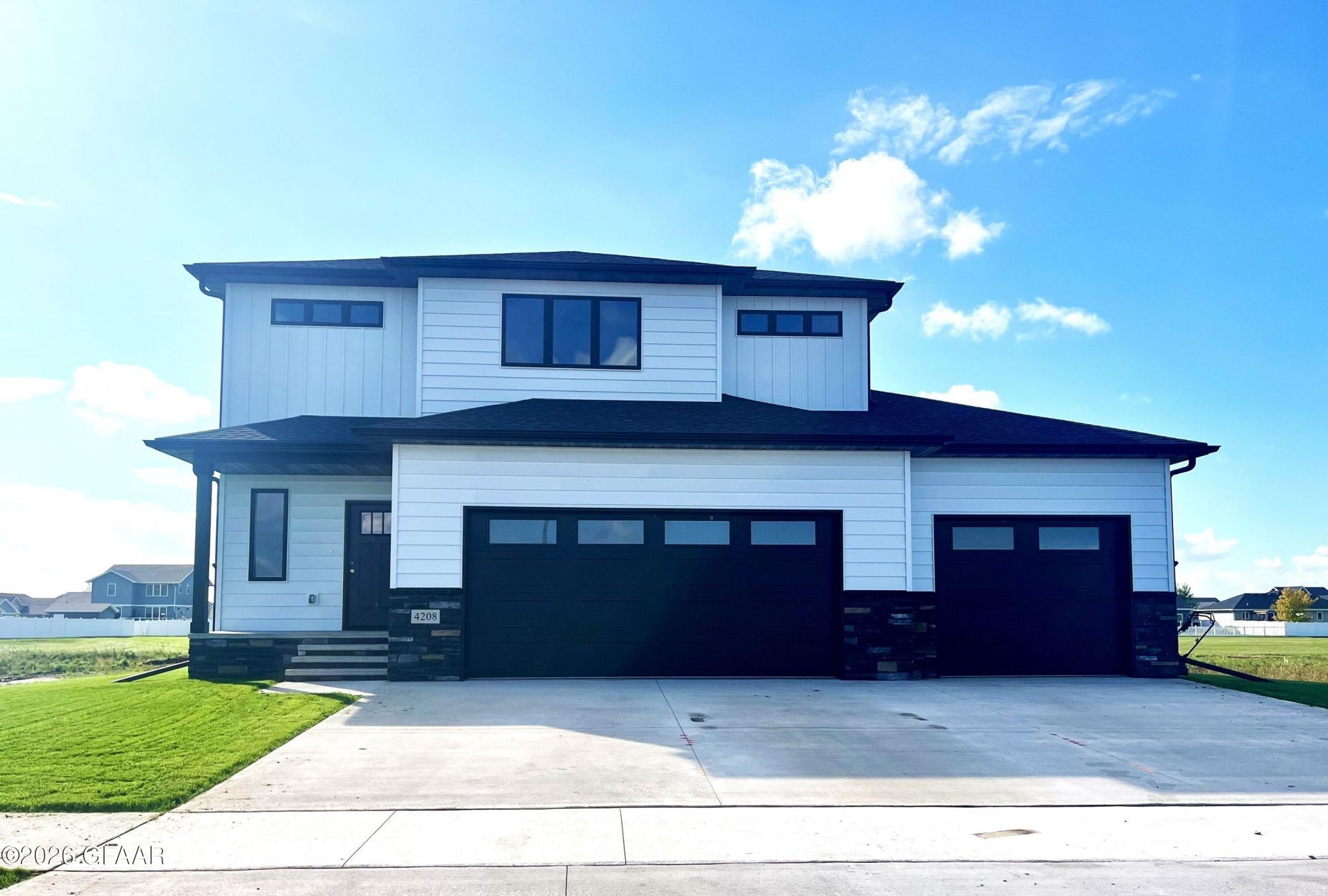 4208 30TH Street primary photo