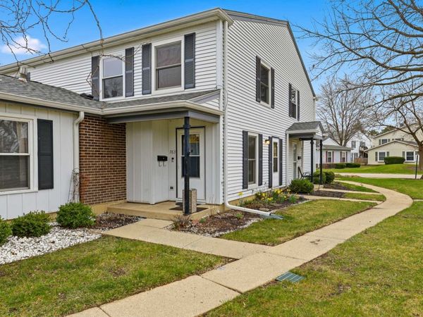 763 Wellington Avenue, Unit 763, Elk Grove Village, IL 60007