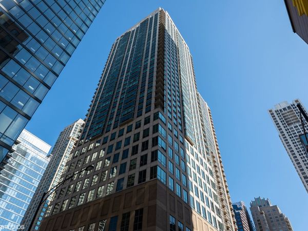 2 E Erie Street, Unit 2809, Chicago, IL 60611